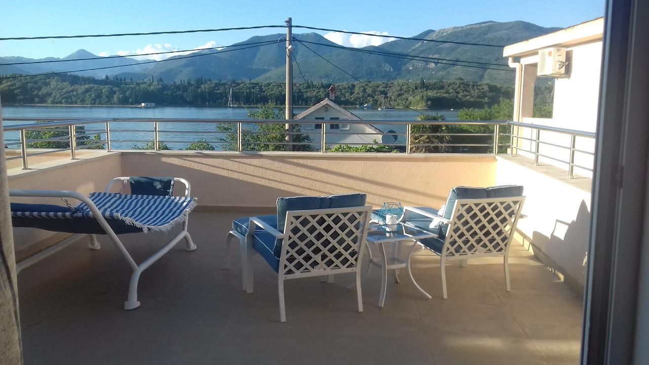 Riverside Villa 蒂瓦特 外观 照片