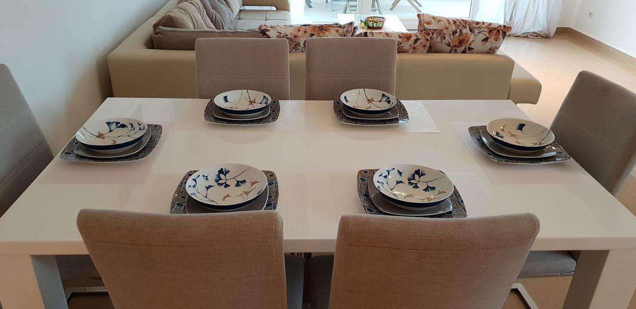 Riverside Villa 蒂瓦特 外观 照片