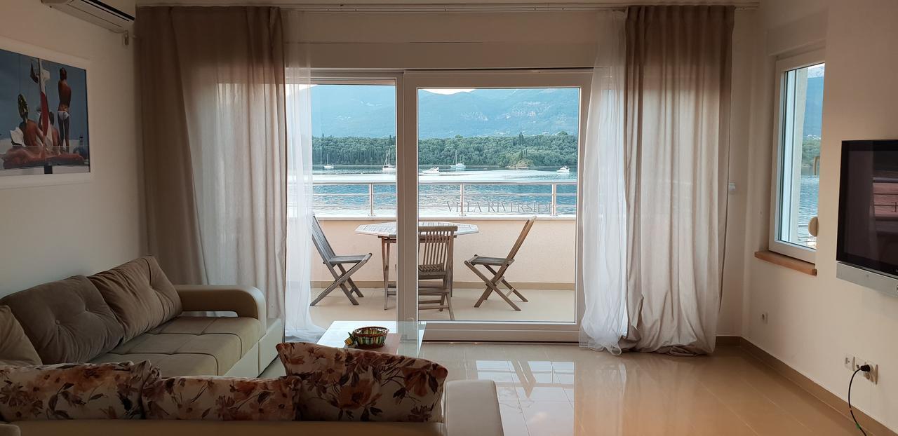 Riverside Villa 蒂瓦特 外观 照片